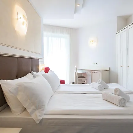 호텔 Sogno Del Benaco 4*