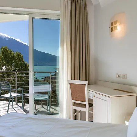 Sogno Del Benaco 호텔 4*