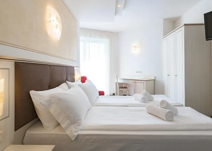 Hotel Sogno Del Benaco 4*
