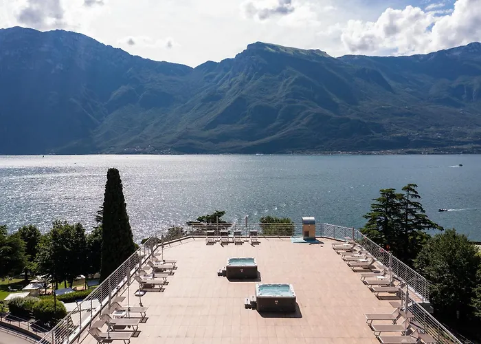 Hotel Sogno Del Benaco 4*
