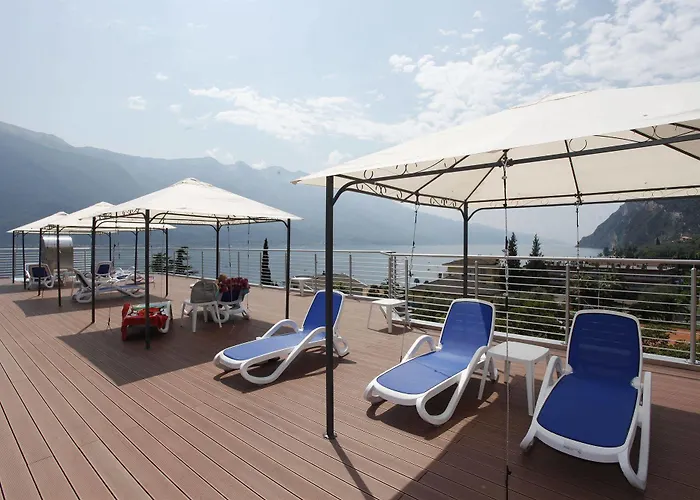 Hotel Sogno Del Benaco 4*